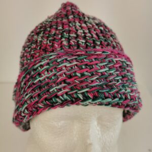Czapka ręcznie robiona pasiasta